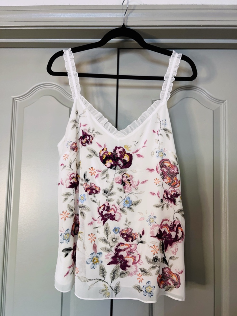White House Black Market Floral Embroidered Tank Top Size M Romantic Boho